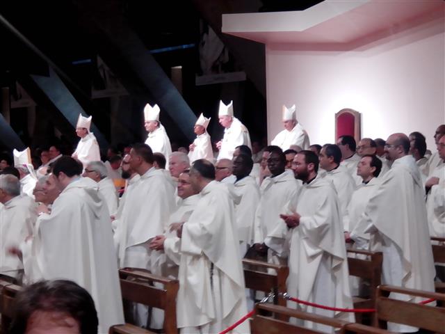 Pelerinage-servants-autel-Lourdes-juillet-2014-13