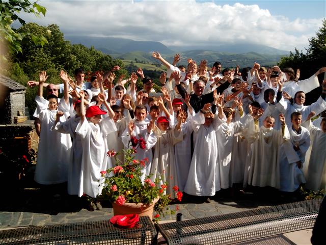 Pelerinage-servants-autel-Lourdes-juillet-2014-3