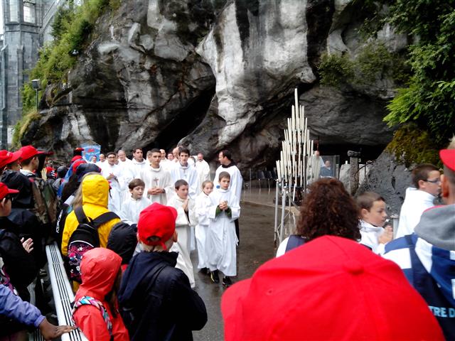 Pelerinage-servants-autel-Lourdes-juillet-2014-5