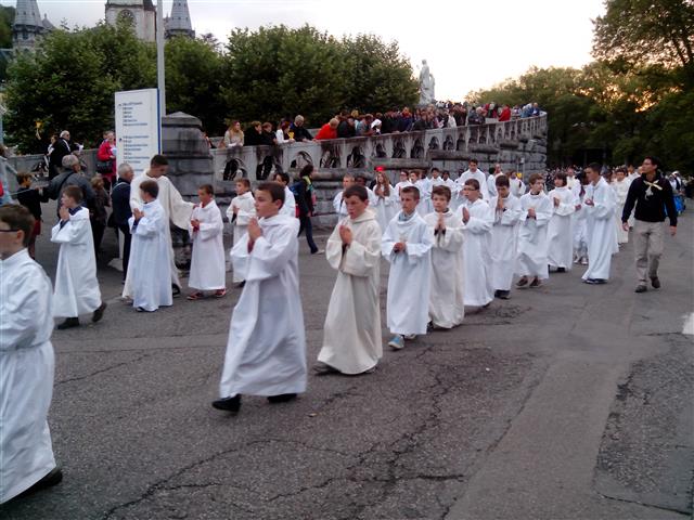 Pelerinage-servants-autel-Lourdes-juillet-2014-7