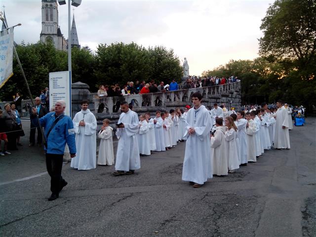 Pelerinage-servants-autel-Lourdes-juillet-2014-9