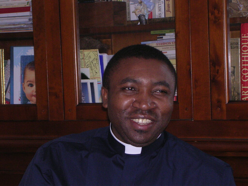 Quand père Robert était parmi nous en 2003…..